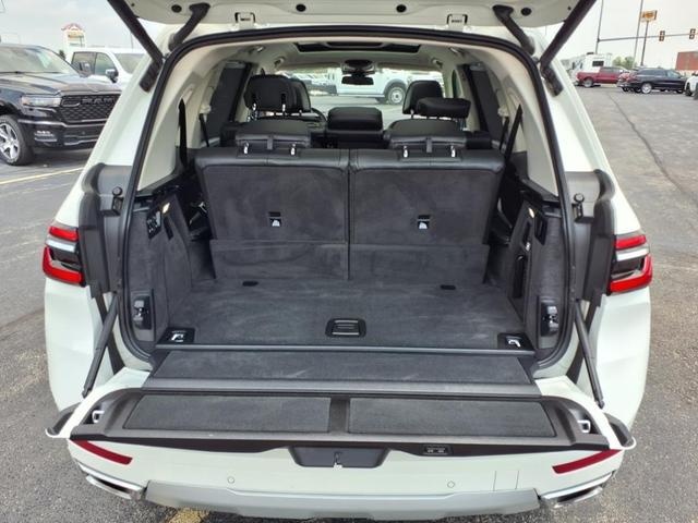 Photo of 2024 White BMW X7