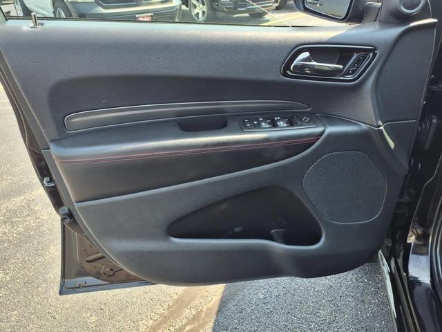 Photo of 2024 DB Black Crystal Clearcoat Dodge Durango