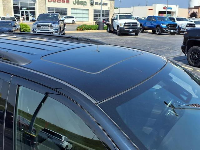 Photo of 2024 DB Black Crystal Clearcoat Dodge Durango