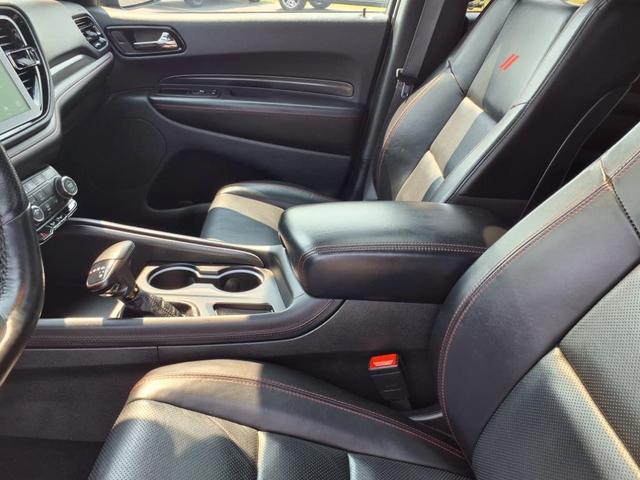 Photo of 2024 DB Black Crystal Clearcoat Dodge Durango
