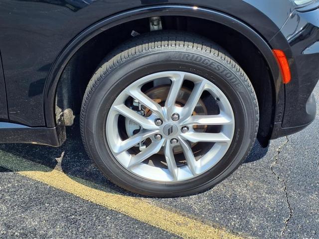 Photo of 2024 DB Black Crystal Clearcoat Dodge Durango
