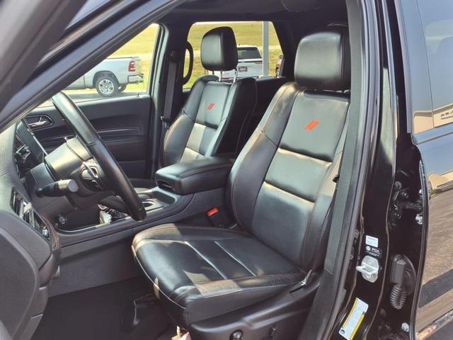 Photo of 2024 DB Black Crystal Clearcoat Dodge Durango