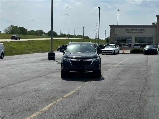 Photo of 2024 Mosaic Black Metallic Chevrolet Equinox