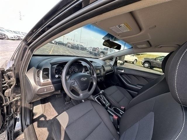 Photo of 2017 Aurora Black Pearl Kia Forte
