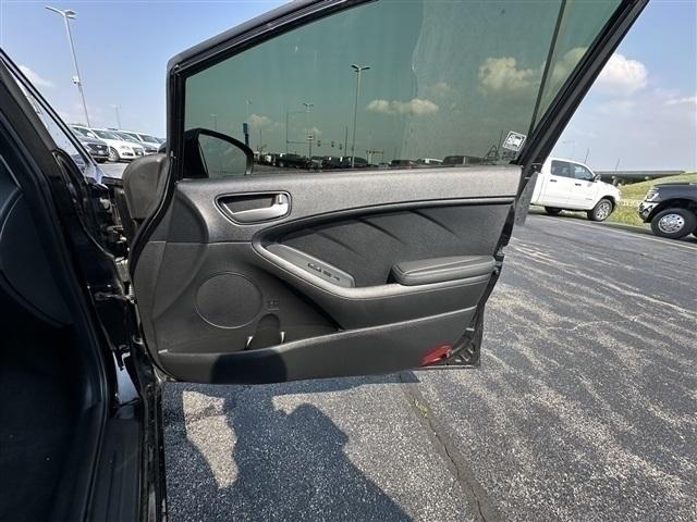 Photo of 2017 Aurora Black Pearl Kia Forte