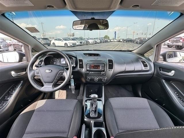 Photo of 2017 Aurora Black Pearl Kia Forte