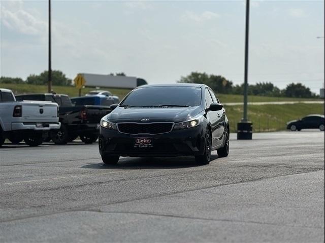 Photo of 2017 Aurora Black Pearl Kia Forte
