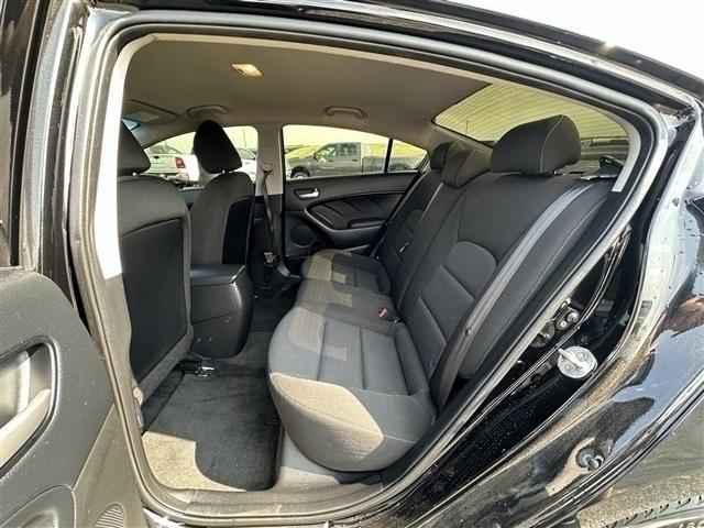Photo of 2017 Aurora Black Pearl Kia Forte