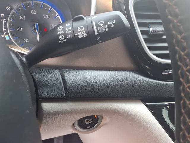 Photo of 2017 Brilliant Black Crystal Pearlcoat Chrysler Pacifica