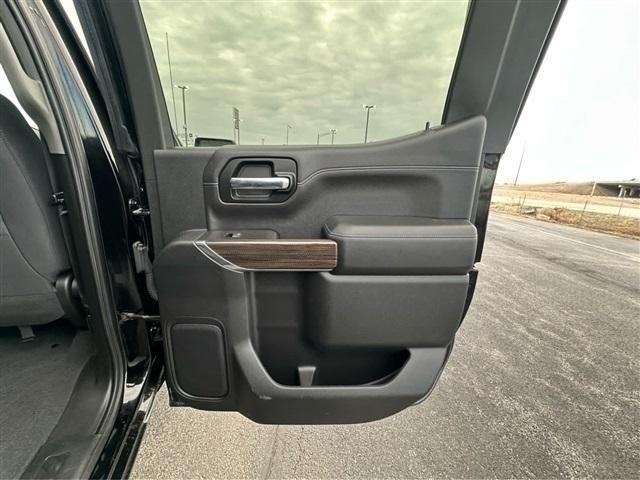 Photo of 2020 Black Chevrolet Silverado 1500