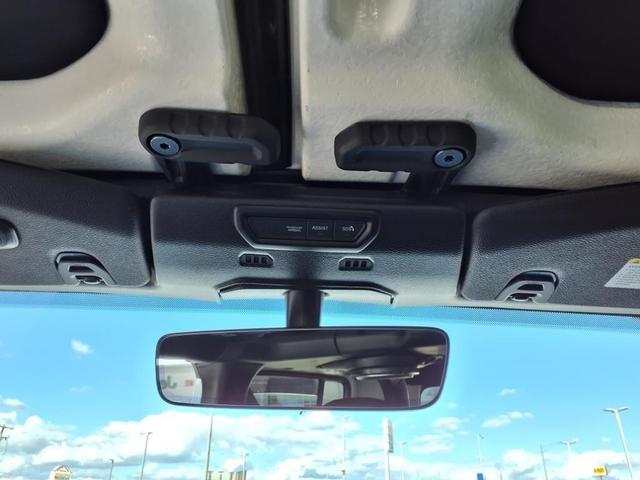 Photo of 2022 Bright White Clearcoat Jeep Gladiator