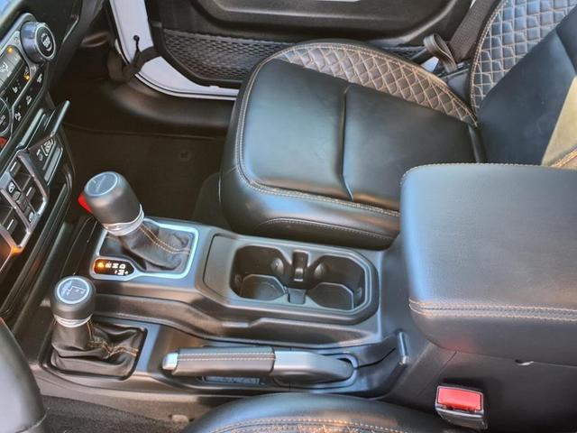 Photo of 2022 Bright White Clearcoat Jeep Gladiator