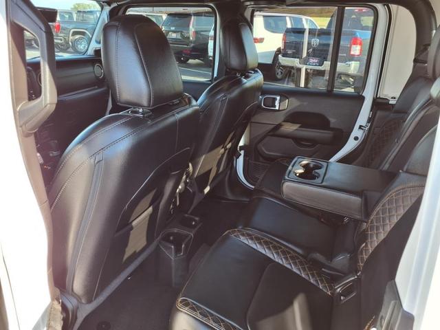 Photo of 2022 Bright White Clearcoat Jeep Gladiator