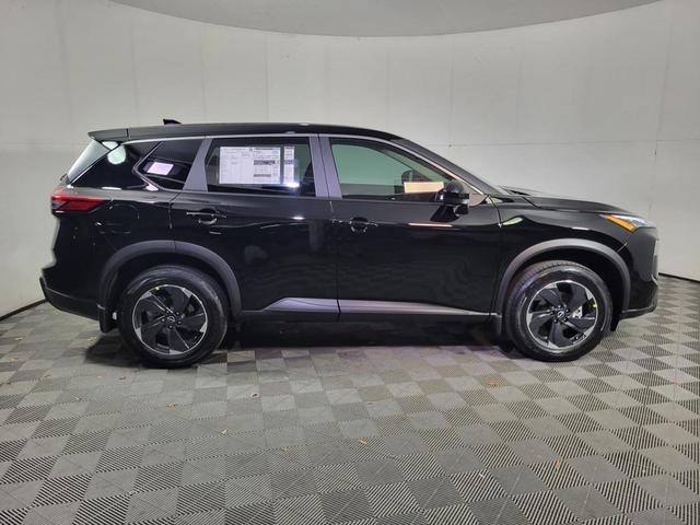 Photo of 2025 Super Black Nissan Rogue