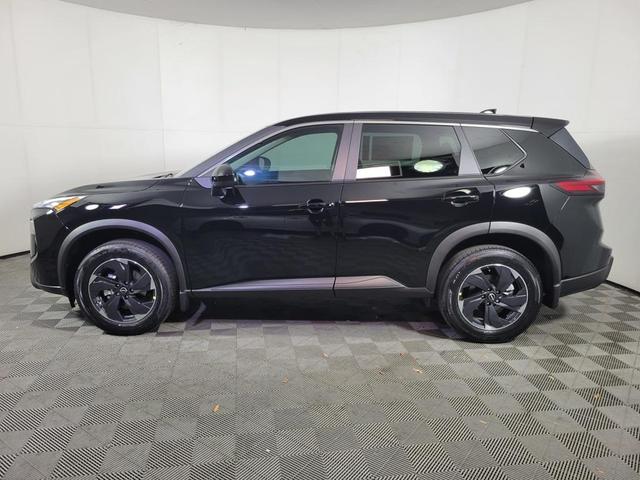 Photo of 2025 Super Black Nissan Rogue