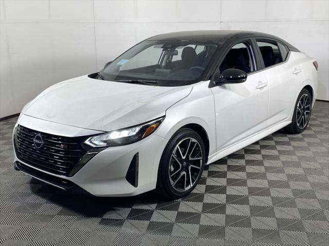 Photo of 2025 Aspen White Tricoat/Super Black Nissan Sentra