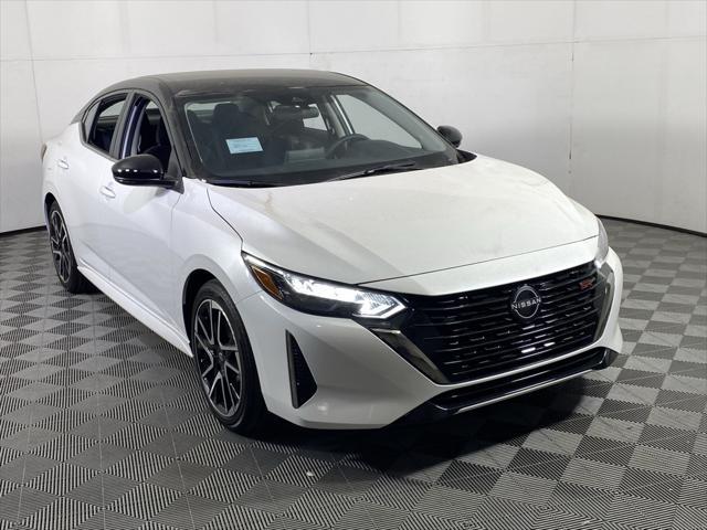 Photo of 2025 Aspen White Tricoat/Super Black Nissan Sentra