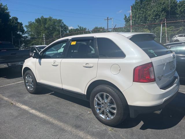 Photo of 2013 WHITE PLATINUM MET TRI-COAT Ford Edge