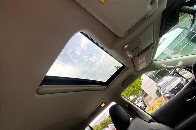 Photo of 2024 Aspen White Tricoat Nissan Armada