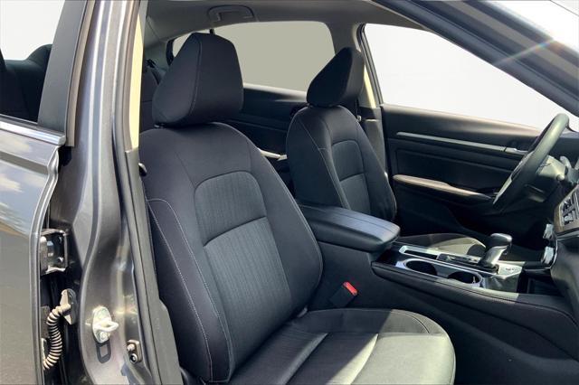 Photo of 2023 Gun Metallic Nissan Altima