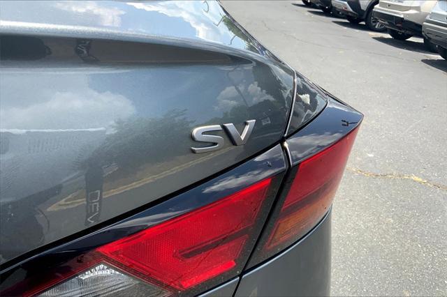 Photo of 2023 Gun Metallic Nissan Altima