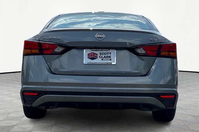Photo of 2023 Gun Metallic Nissan Altima