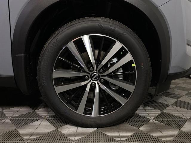 Photo of 2025 Boulder Gray Pearl Nissan Pathfinder