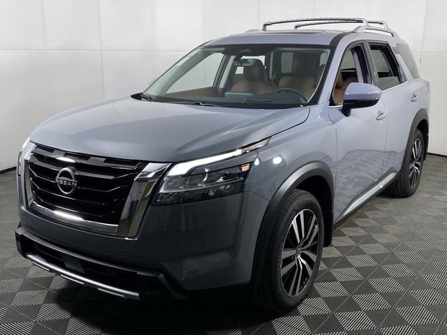 Photo of 2025 Boulder Gray Pearl Nissan Pathfinder