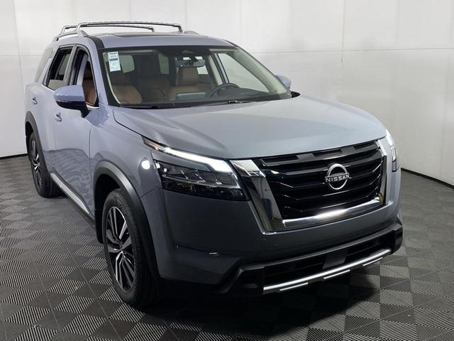 Photo of 2025 Boulder Gray Pearl Nissan Pathfinder