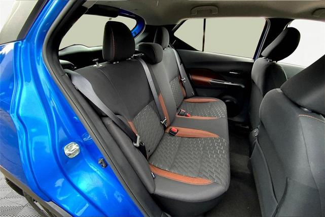 Photo of 2023 Electric Blue Metallic Nissan Kicks