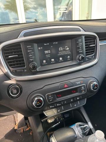 Photo of 2020 Sparkling Silver Kia Sorento