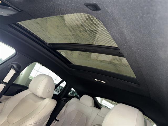 Photo of 2022 Black Sapphire Metallic BMW X6