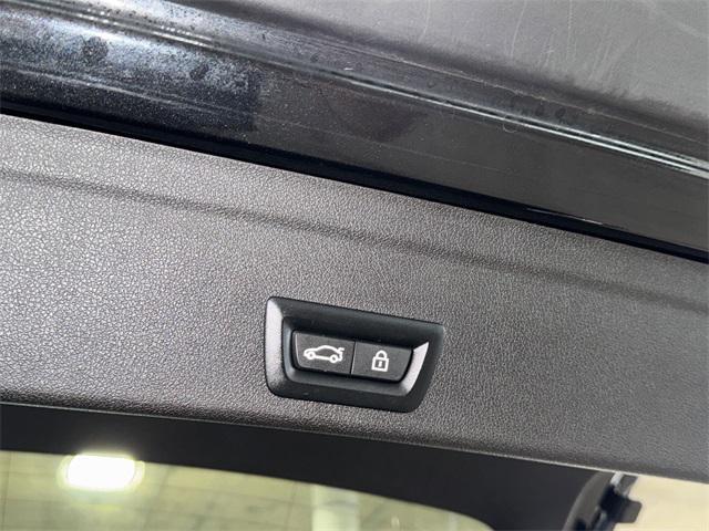 Photo of 2022 Black Sapphire Metallic BMW X6