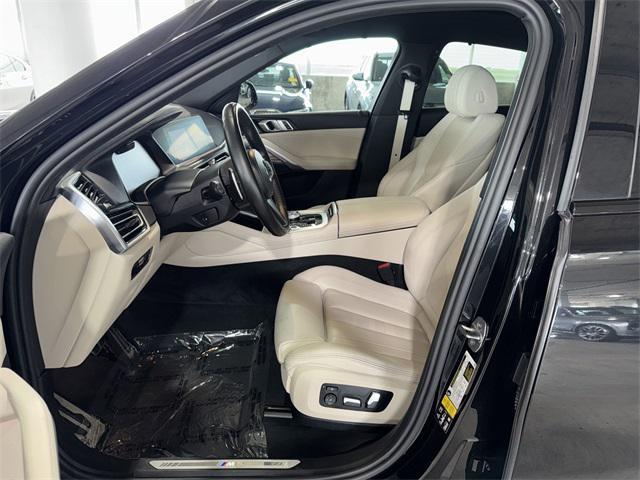 Photo of 2022 Black Sapphire Metallic BMW X6