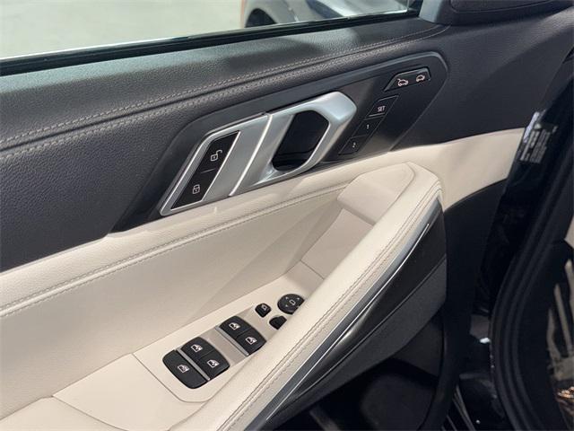 Photo of 2022 Black Sapphire Metallic BMW X6