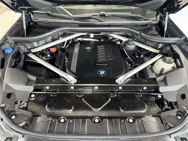 Photo of 2022 Black Sapphire Metallic BMW X6