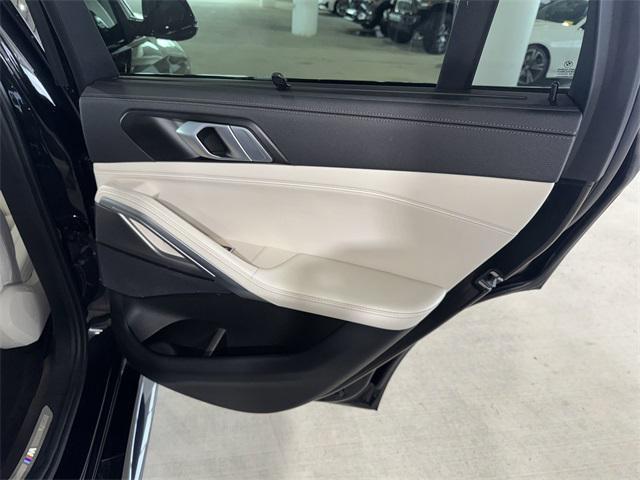 Photo of 2022 Black Sapphire Metallic BMW X6