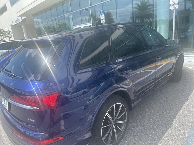 Photo of 2021 Navarra Blue Metallic Audi Q7