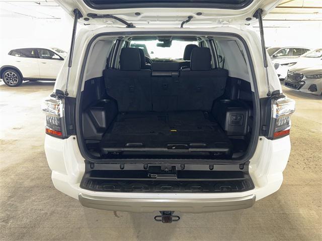 Photo of 2021 Super White Toyota 4Runner