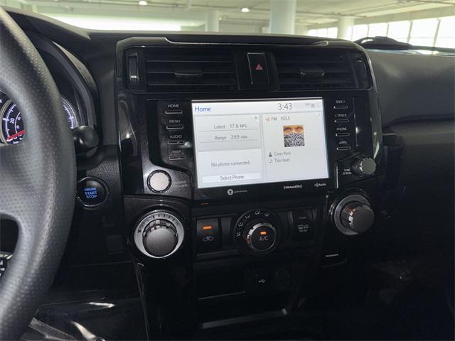Photo of 2021 Super White Toyota 4Runner