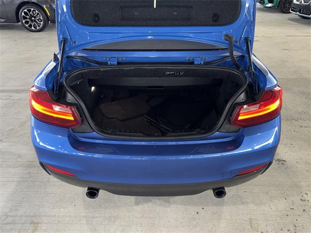 Photo of 2017 Estoril Blue Metallic BMW M240