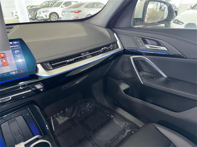 Photo of 2024 Utah Orange Metallic BMW X1