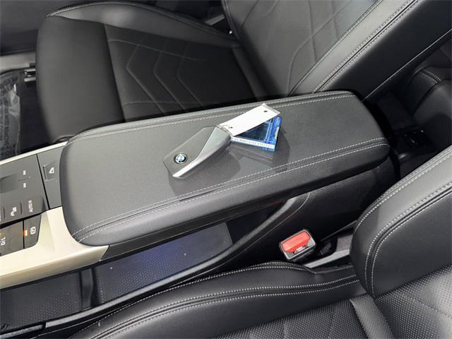 Photo of 2024 Utah Orange Metallic BMW X1