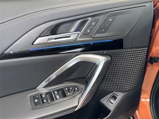 Photo of 2024 Utah Orange Metallic BMW X1