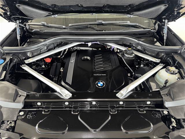 Photo of 2022 Jet Black BMW X5