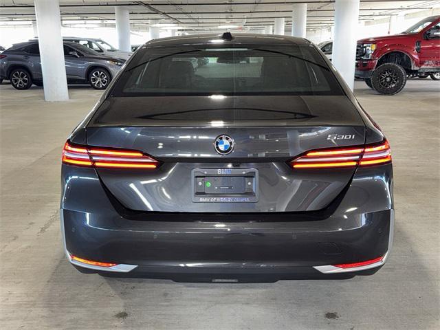 Photo of 2025 Dark Graphite Metallic BMW 530