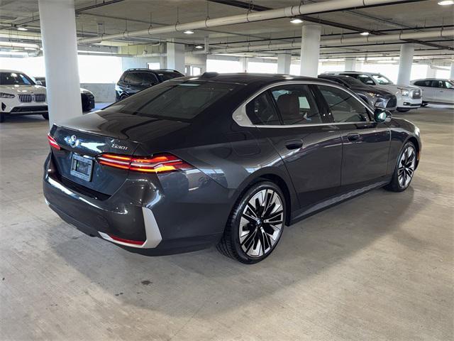 Photo of 2025 Dark Graphite Metallic BMW 530