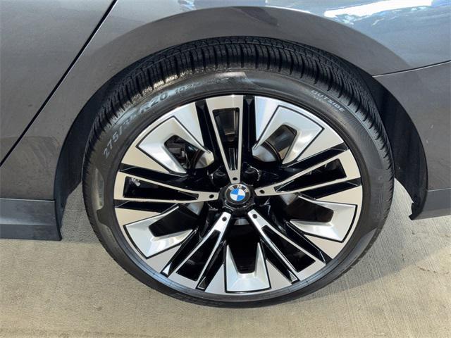 Photo of 2025 Dark Graphite Metallic BMW 530