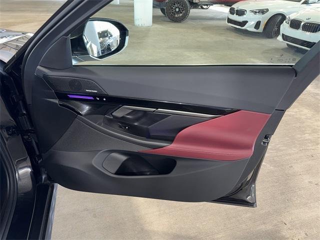 Photo of 2025 Dark Graphite Metallic BMW 530