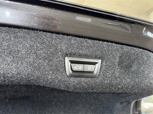 Photo of 2025 Dark Graphite Metallic BMW 530